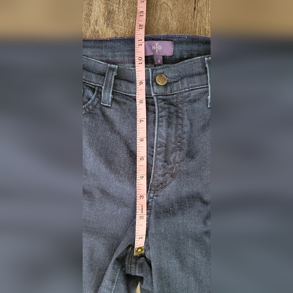 NYDJ Skinny Staight Leg Jean's Women's 4 Dark Wash Strech Denim Low-Mid Rise - Picture 8 of 15